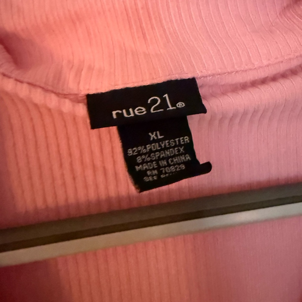 Cropped Rue21 Tee - Picture 5 of 6